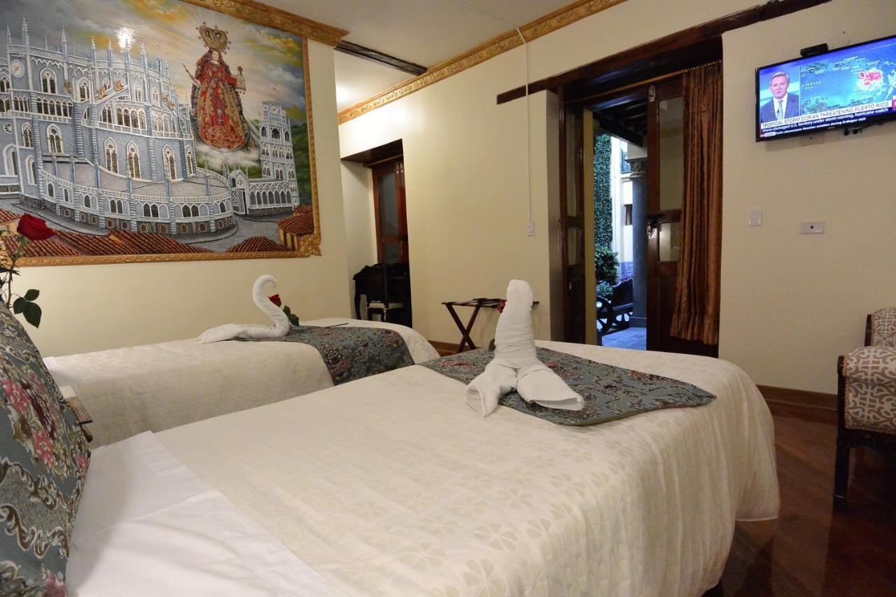 Hotel La Basilica Quito Bagian luar foto