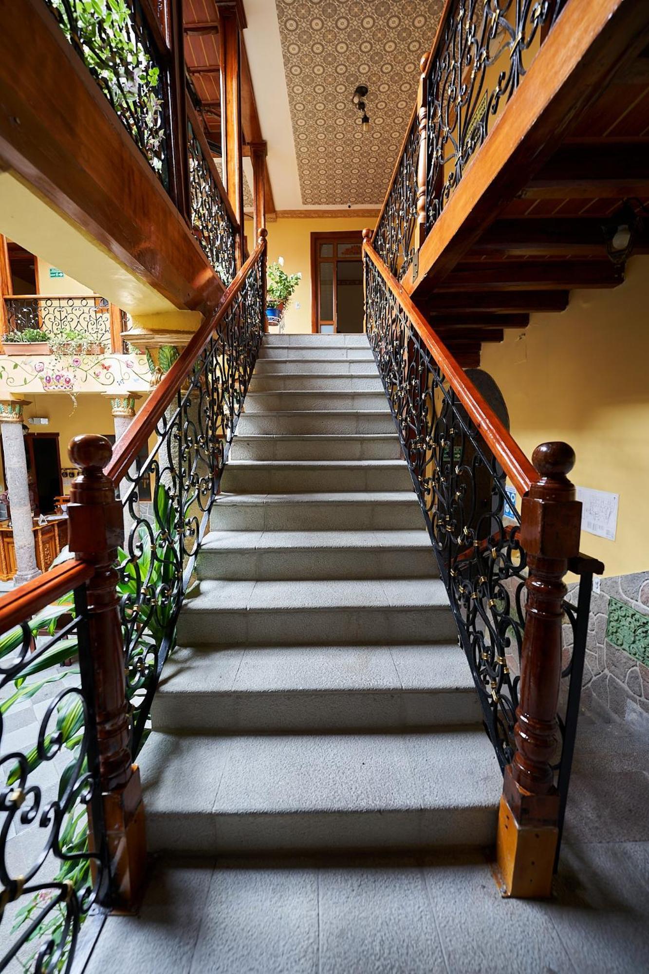 Hotel La Basilica Quito Bagian luar foto