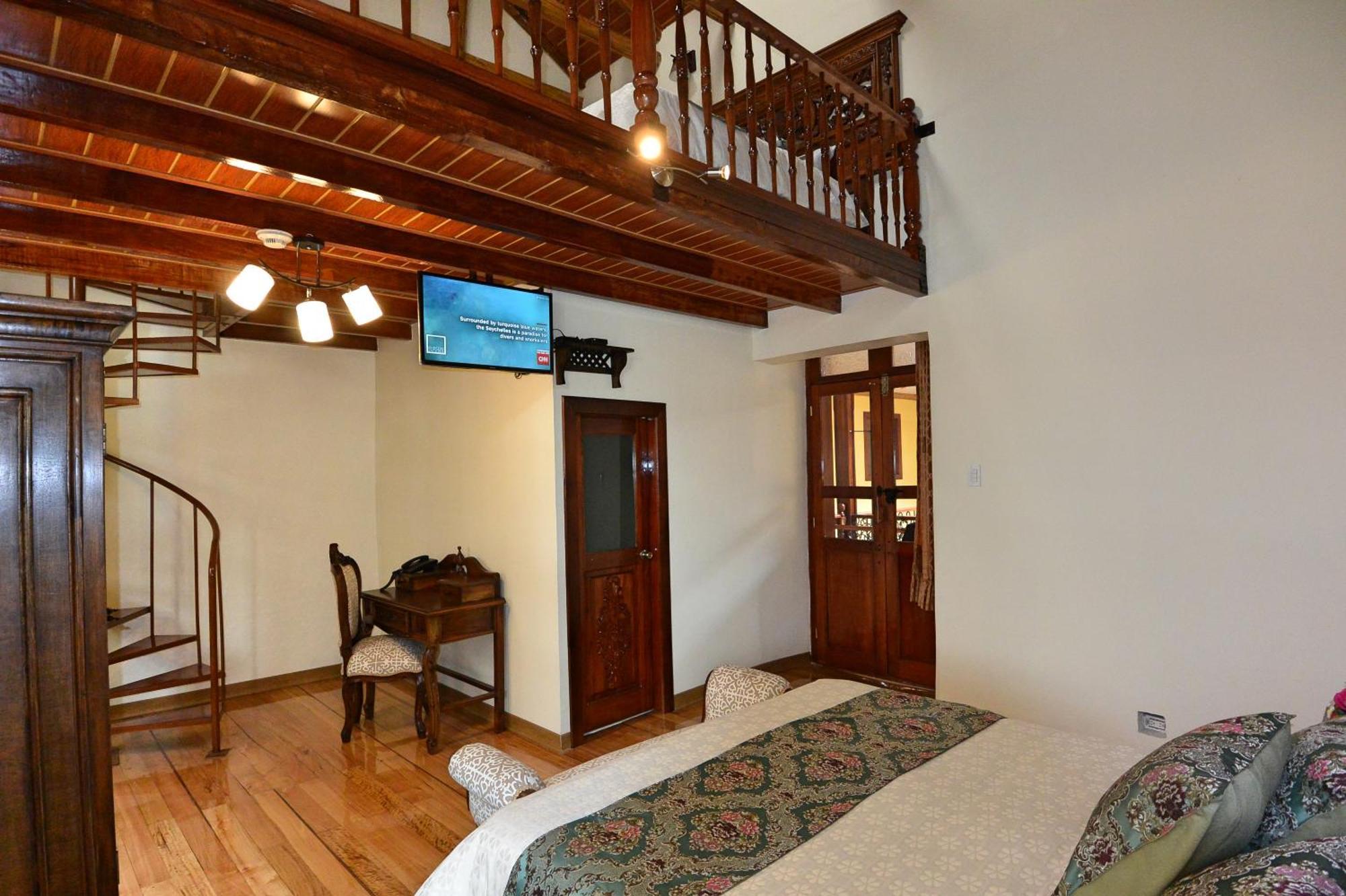 Hotel La Basilica Quito Bagian luar foto