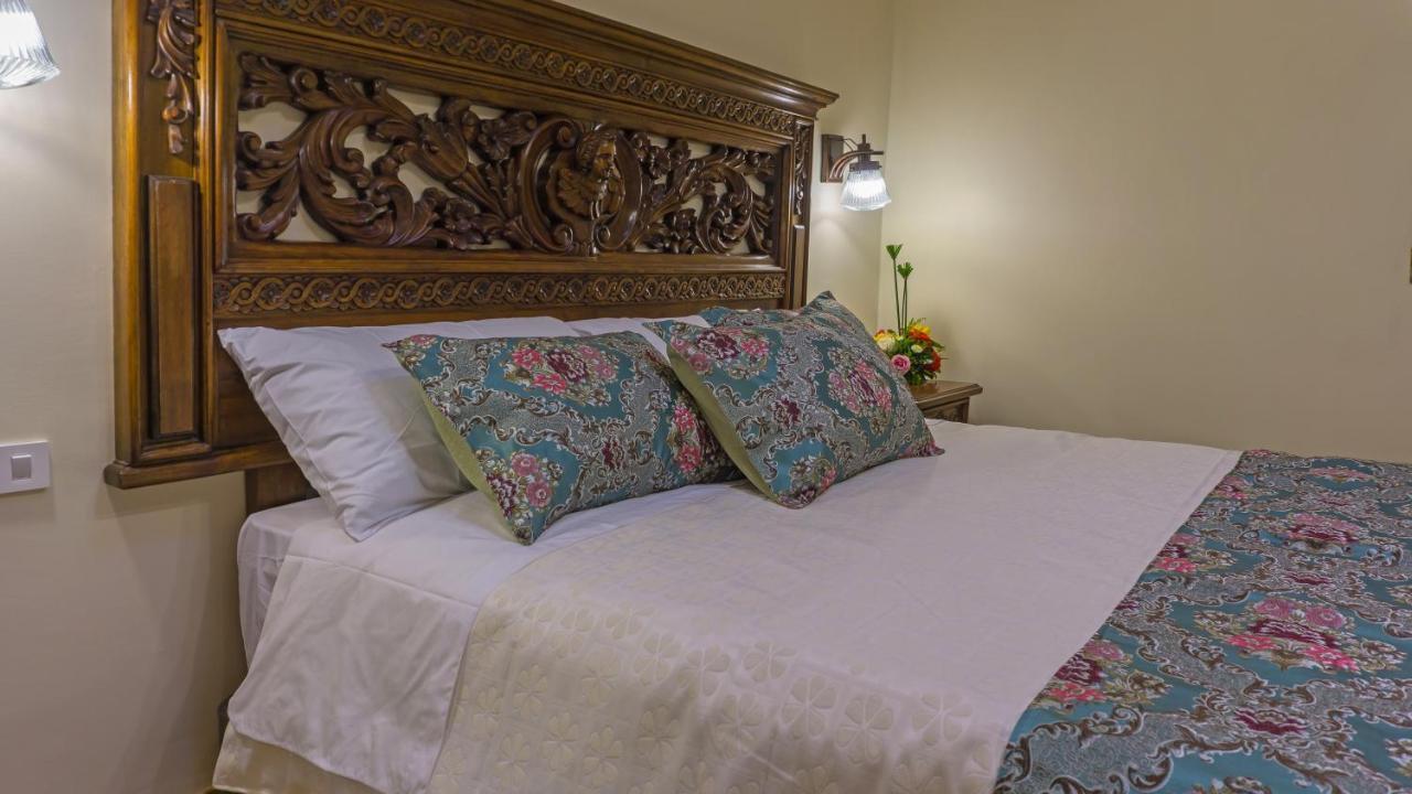 Hotel La Basilica Quito Bagian luar foto