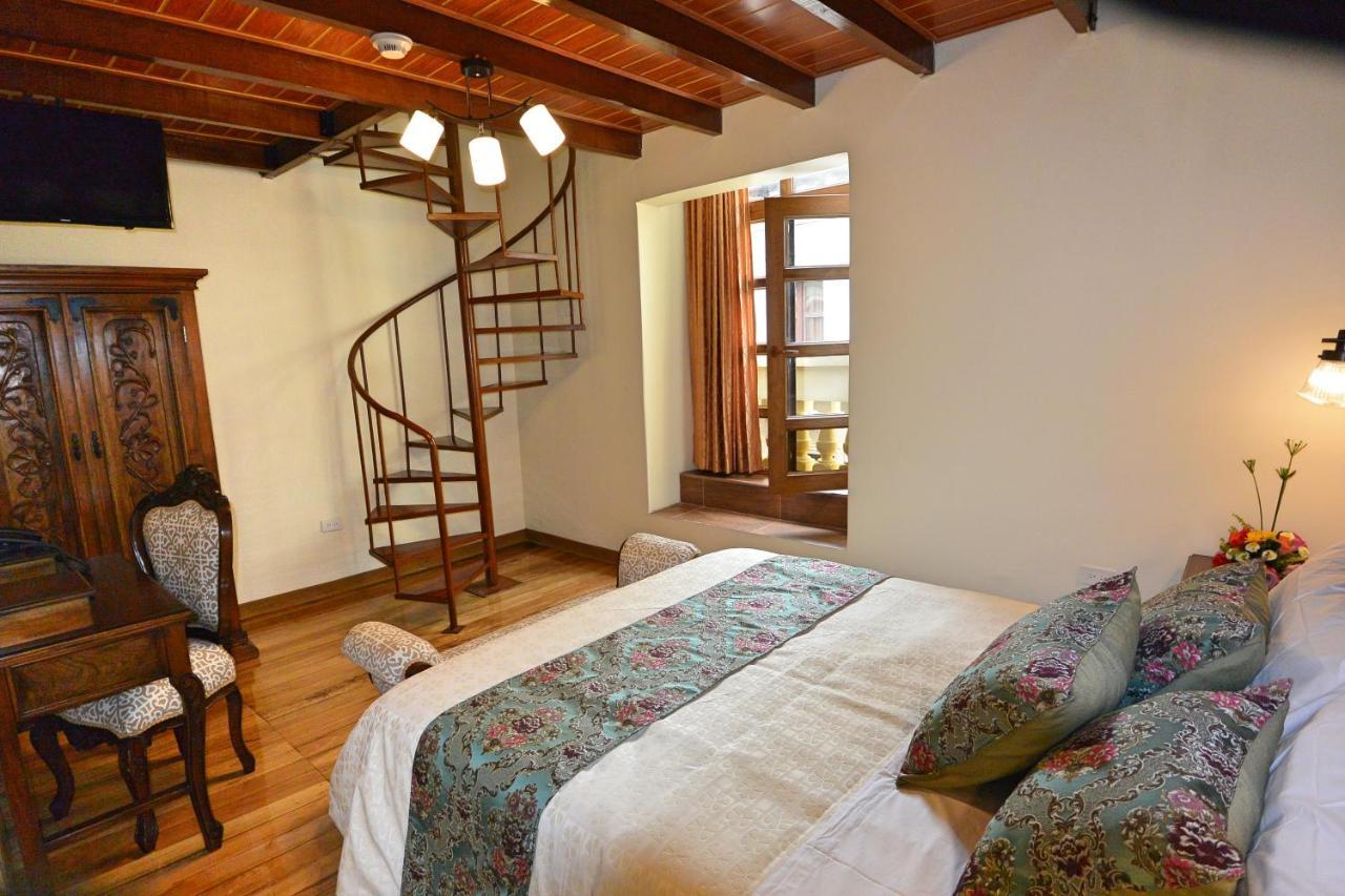 Hotel La Basilica Quito Bagian luar foto